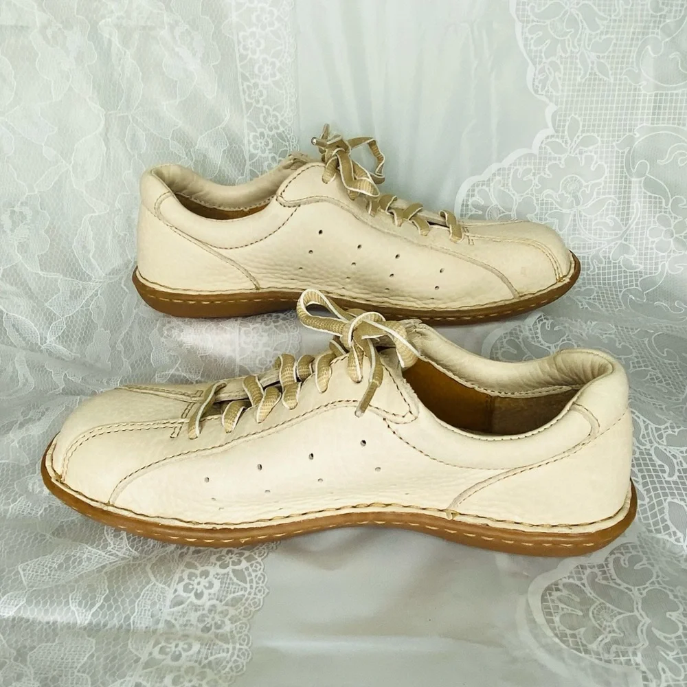 BORN WOMENS SHOES - Picture 4 of 9